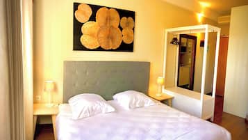 Habitación básica doble | Cortinas blackout, tabla de planchar con plancha y wifi gratis