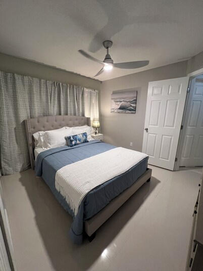 Charming 2-bedroom apartment with WiFi, AC in lovely Orlando