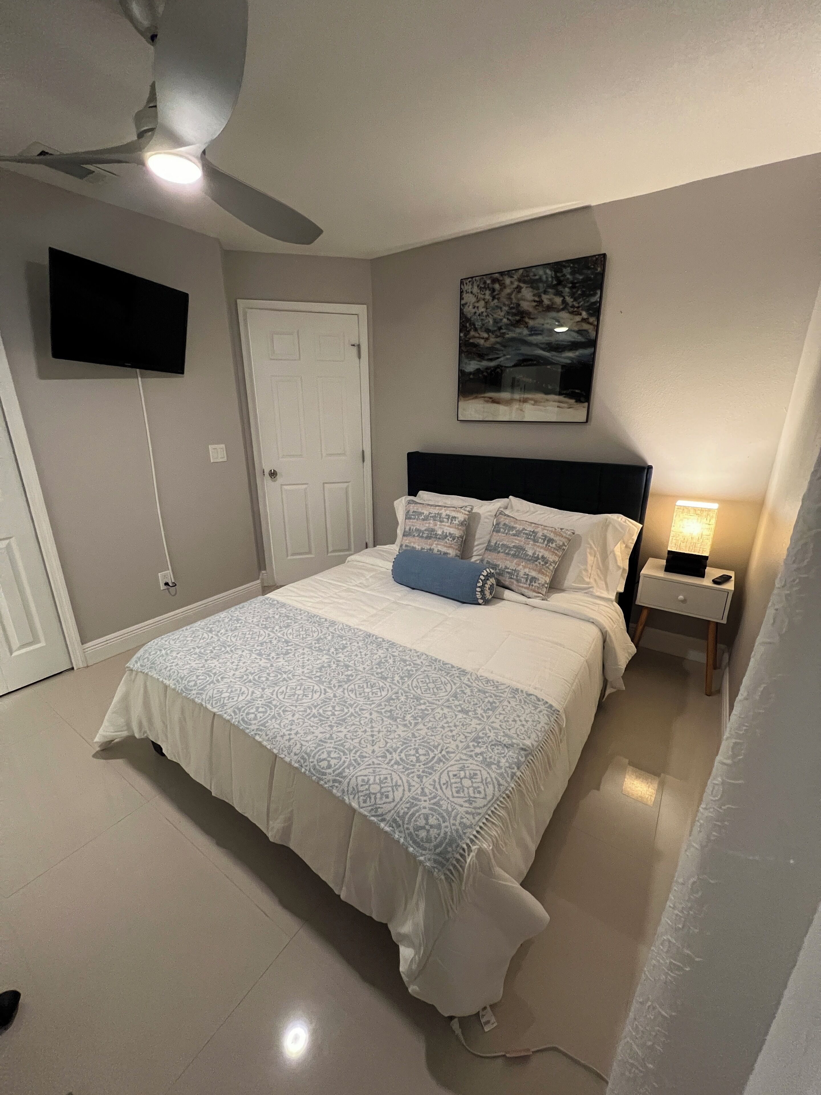 2 bedrooms, iron/ironing board, WiFi, bed sheets