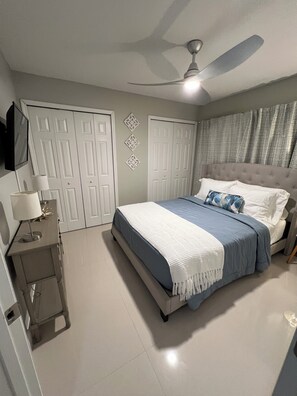 2 bedrooms, iron/ironing board, WiFi, bed sheets