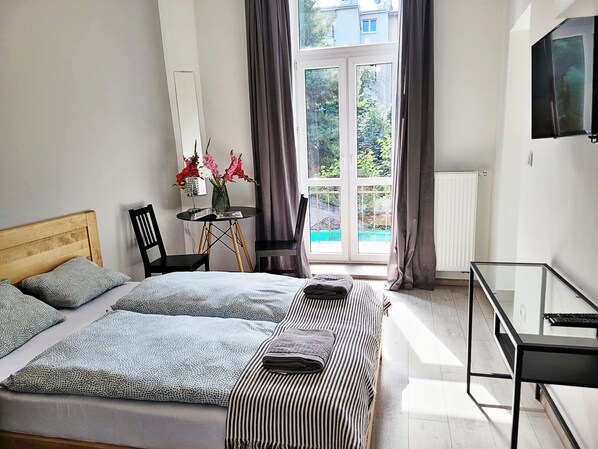 Standard Studio Suite, 1 Double Bed, Courtyard View