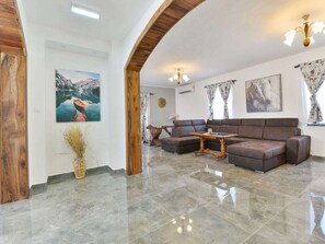 Living area - Marinic Comfortable Holiday Residence (Benkovac)