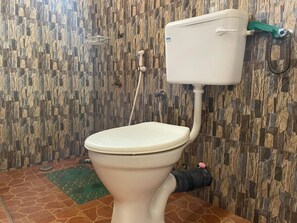 Shower - Kilimanjaro Escape

 (Moshi)