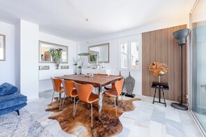 Dining - Puerto Banus 3 bed Holiday Apartment with with panoramic sea and yacht views (Marbella)