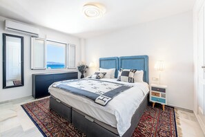 3 quartos, ferros/tábuas de passar roupa, Wi-Fi, roupa de cama