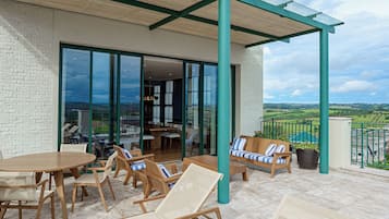 Suíte Surf Lodge King | Hipoallergén ágynemű, minibár és széf a szobában