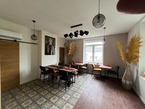 Restaurant - Aux Deux Tours (Leval)