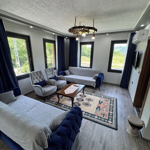 Chambre Confort, vue sur le fleuve | 4 chambres, bureau, espace de travail pour ordinateurs portables