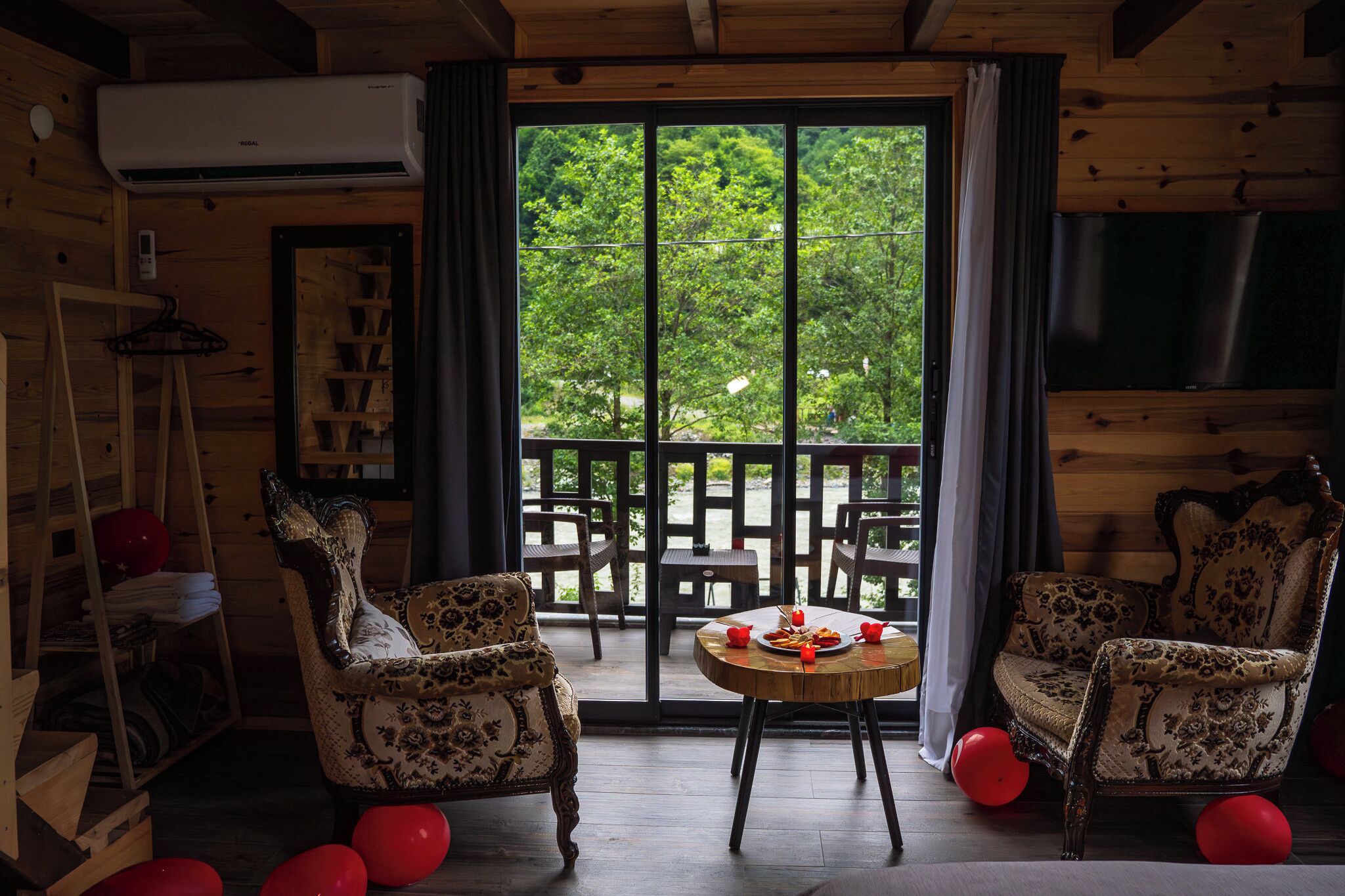Deluxe Duplex, River View