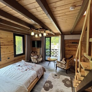 Deluxe Duplex, River View | Premium bedding, minibar, desk, laptop workspace