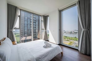 Egyptian cotton sheets, premium bedding, down duvets - Bluesky Linden Residences Empire Luxury (Ho Chi Minh City)