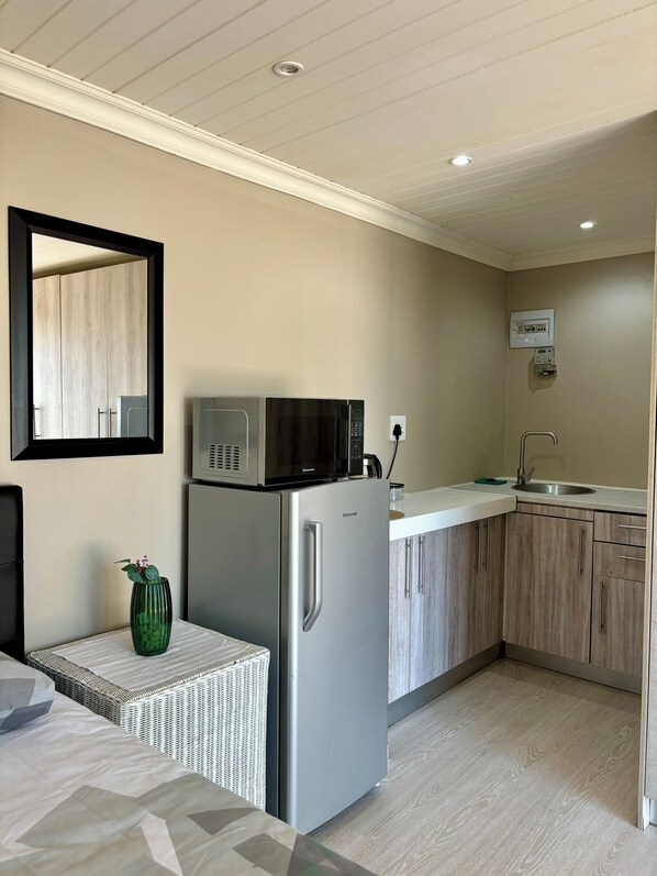 Microwave - Modern Stylish Bachelor Flat (Cape Town)