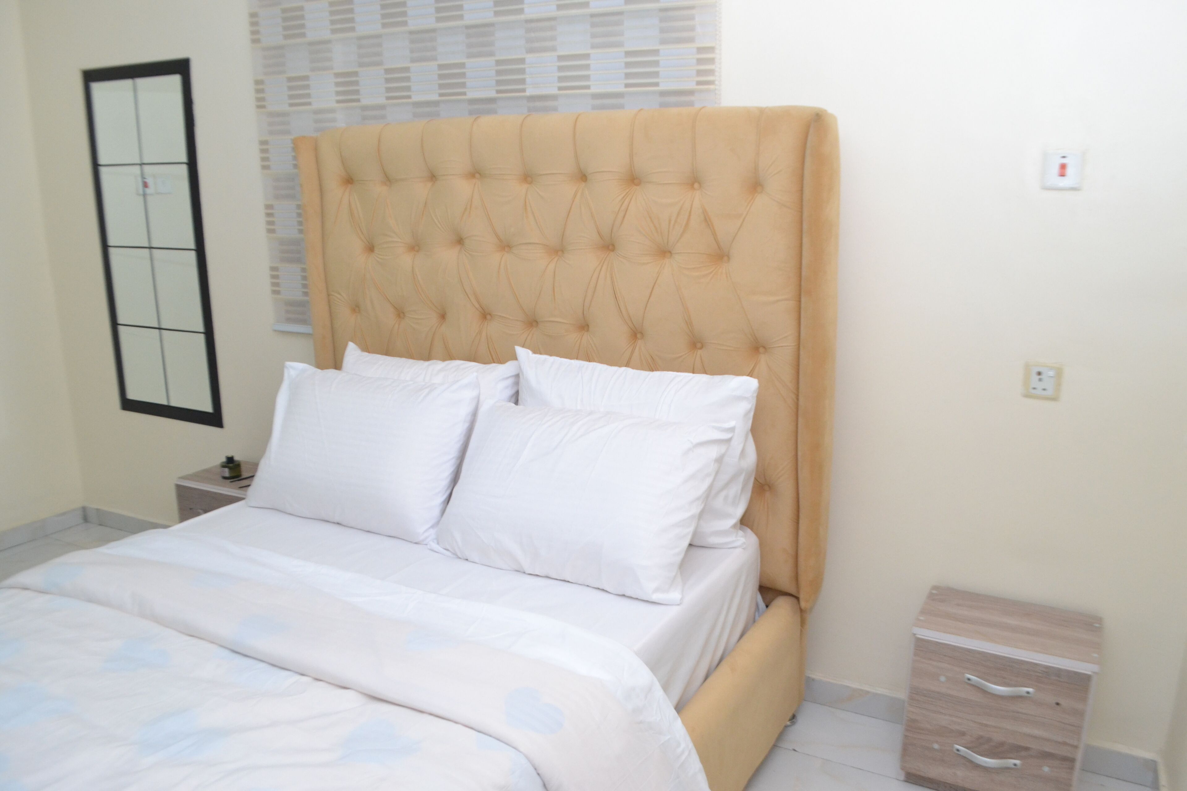 2 dormitoris, planxa i posts de planxar, wifi i roba de llit 