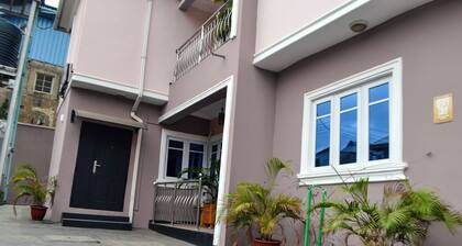 "Cozy & Modern One-Bedroom Apartment - Your Urban Retreat Awaits!"