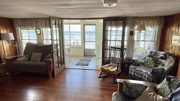 Télévision, cheminée