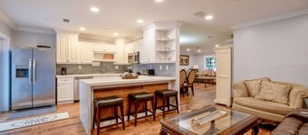 Explore South Florida from this comfy family-friendly home!