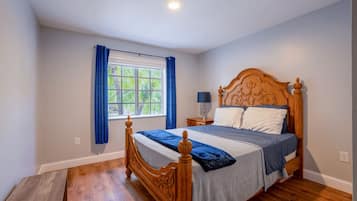 4 habitaciones, tabla de planchar con plancha, wifi y ropa de cama