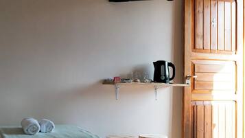 1 habitación, wifi y ropa de cama