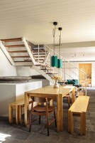 Desayuno con opciones de la cocina local incluido todos los días