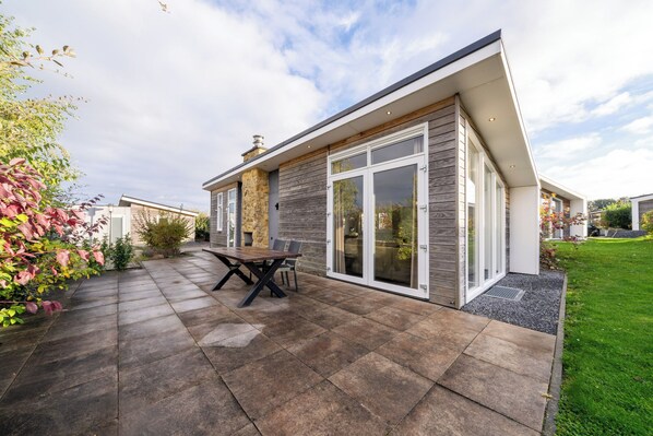 Outdoor dining - Biebosch - Sunshower (Valkenburg)