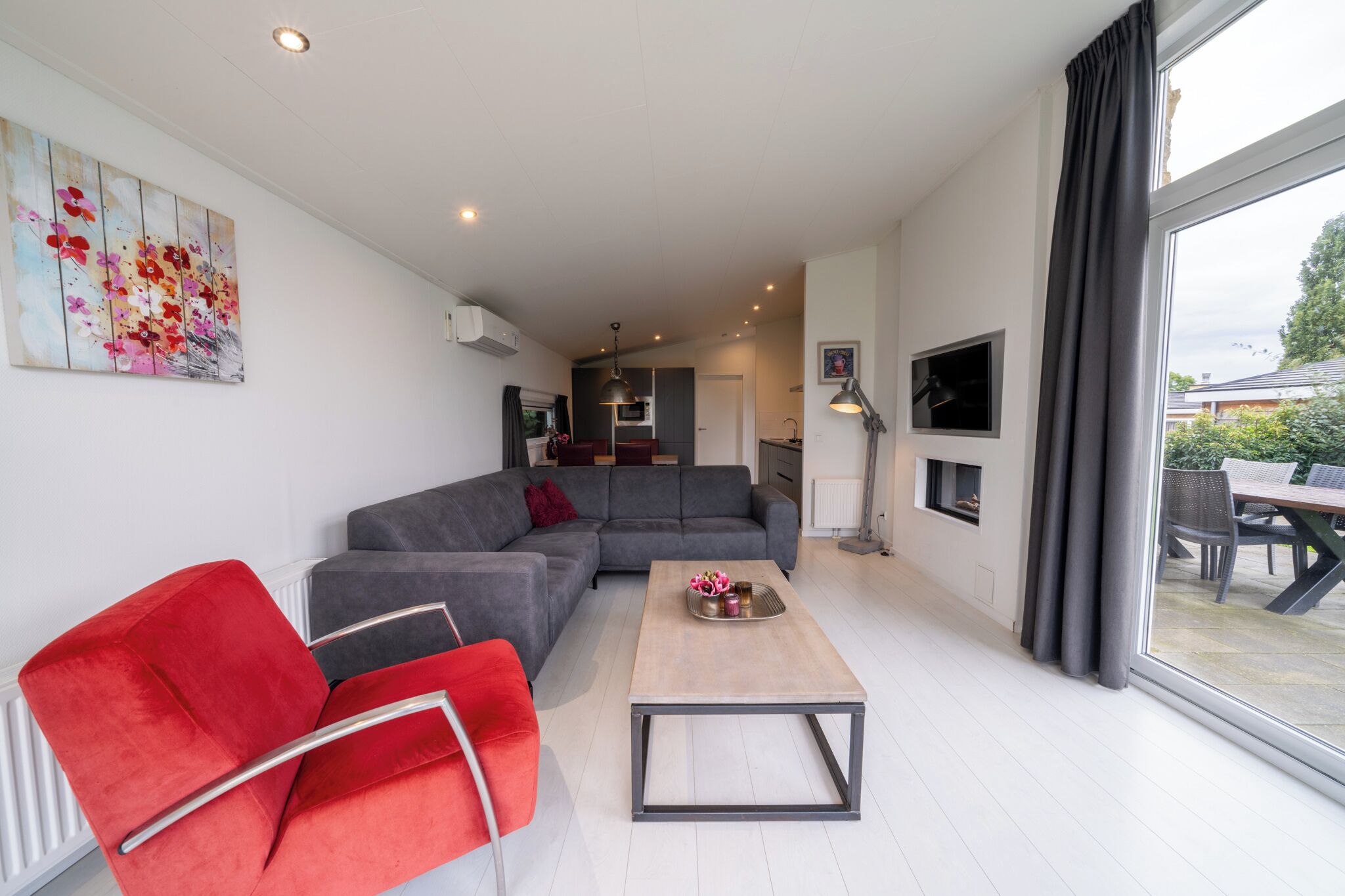 Télévision, cheminée