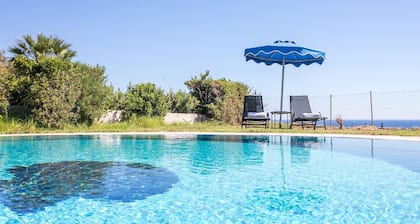 Villa Seashell - Two Bedroom Villa, Sleeps 4