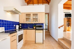 Refrigerador, microondas, horno y lavavajillas 