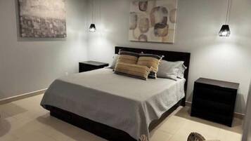 1 bedroom, in-room safe, desk, iron/ironing board