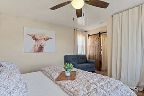 1 chambre, lit parapluie, Wi-Fi gratuit, draps fournis