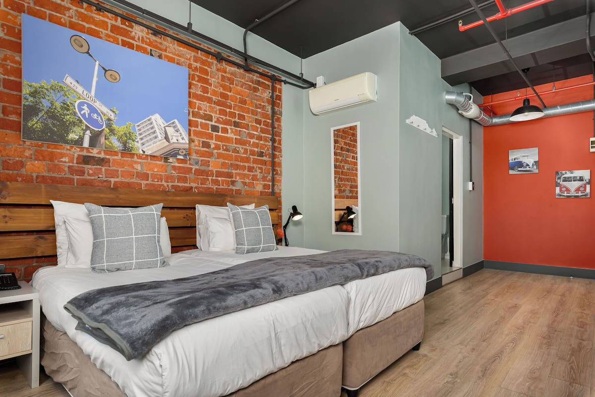 Deluxe Double or Twin Room | In-room safe, laptop workspace, iron/ironing board, free WiFi