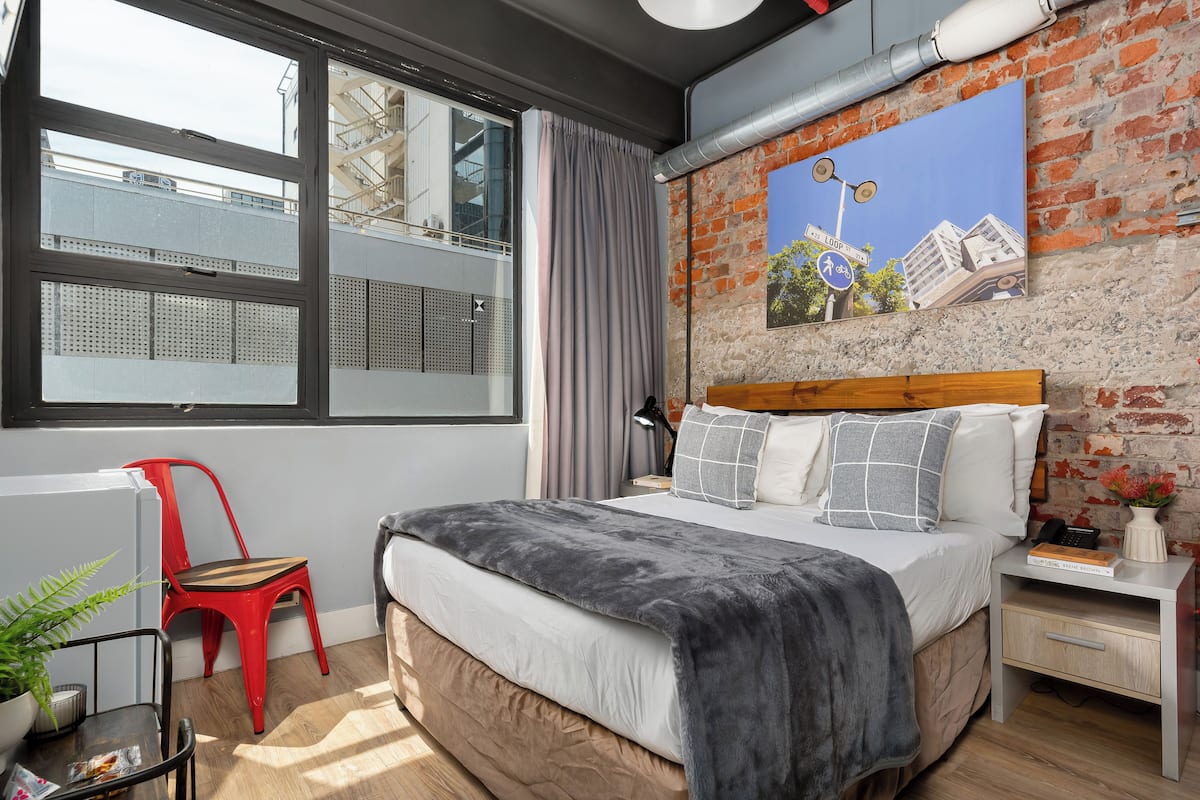 Standard Double Room | In-room safe, laptop workspace, iron/ironing board, free WiFi
