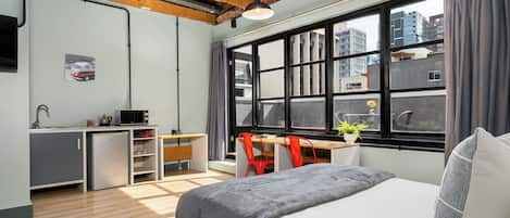 Executive Double Room | In-room safe, laptop workspace, iron/ironing board, free WiFi