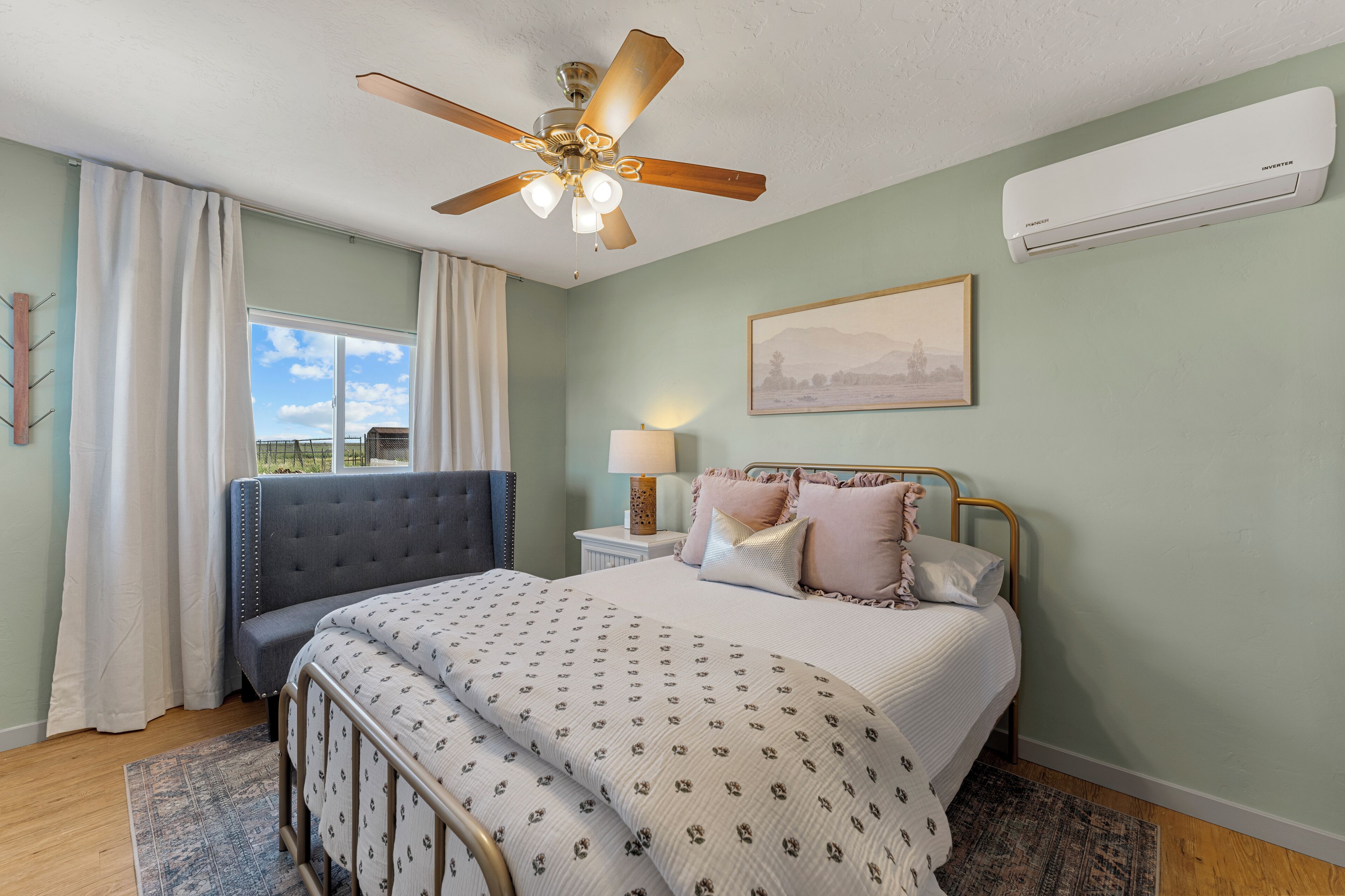 1 غرفة نوم وسرير سفر وواي فاي مجانًا وملاءات أسرّة