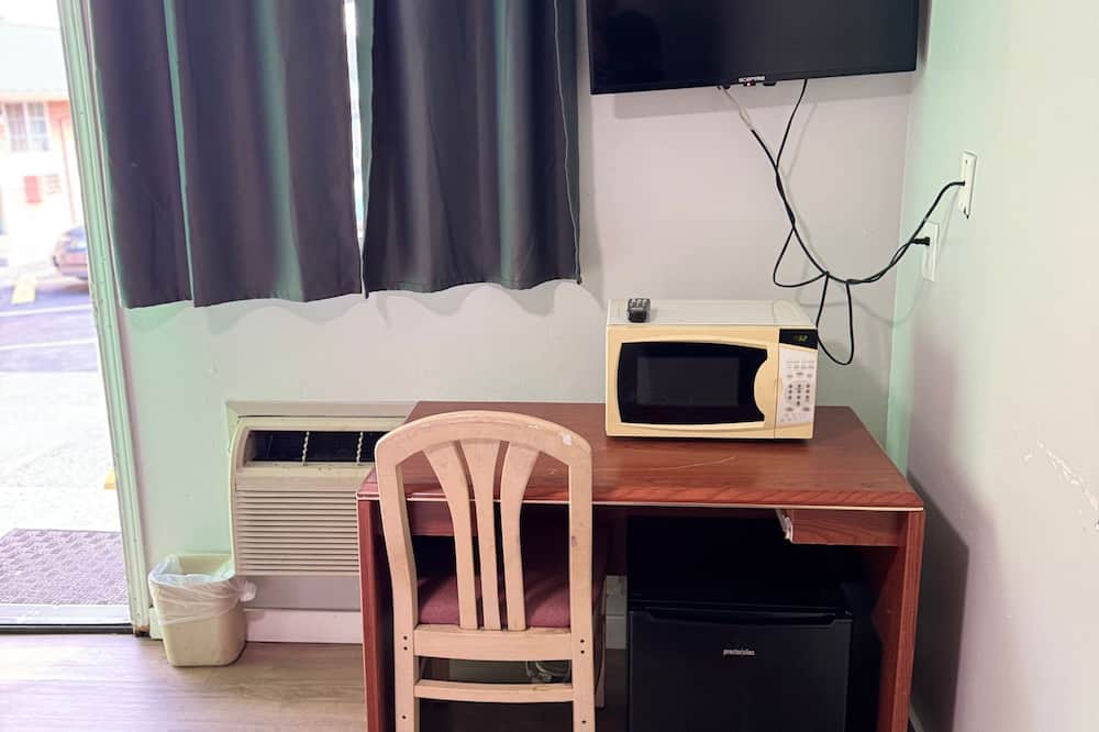 BUDGET INN