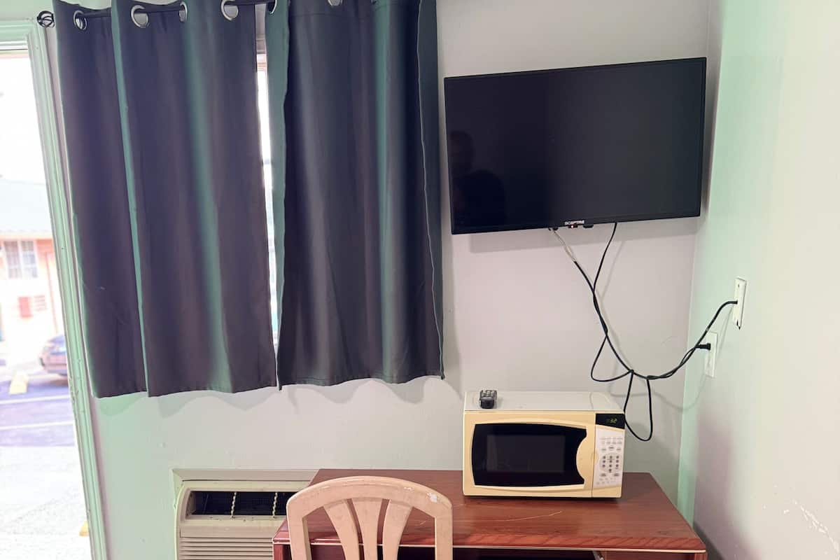 Basic Room | Free WiFi