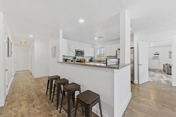 Fridge, microwave, oven, stovetop - Vegas Getaway Ground Floor, Pool, Game Room, BBQ (Las Vegas)