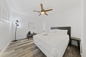5 bedrooms, desk, iron/ironing board, travel cot