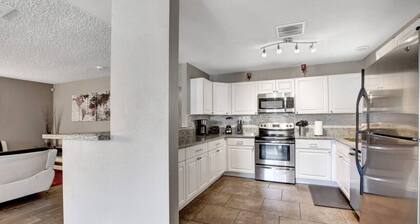 Vegas Getaway Ground Floor, Pool, Game Room, BBQ