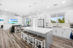 하우스 | 4 개의 침실, 책상, 인터넷