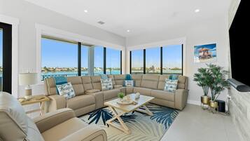 5 bedrooms, desk, Internet