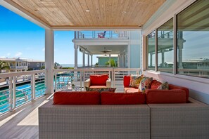 House, Smoking