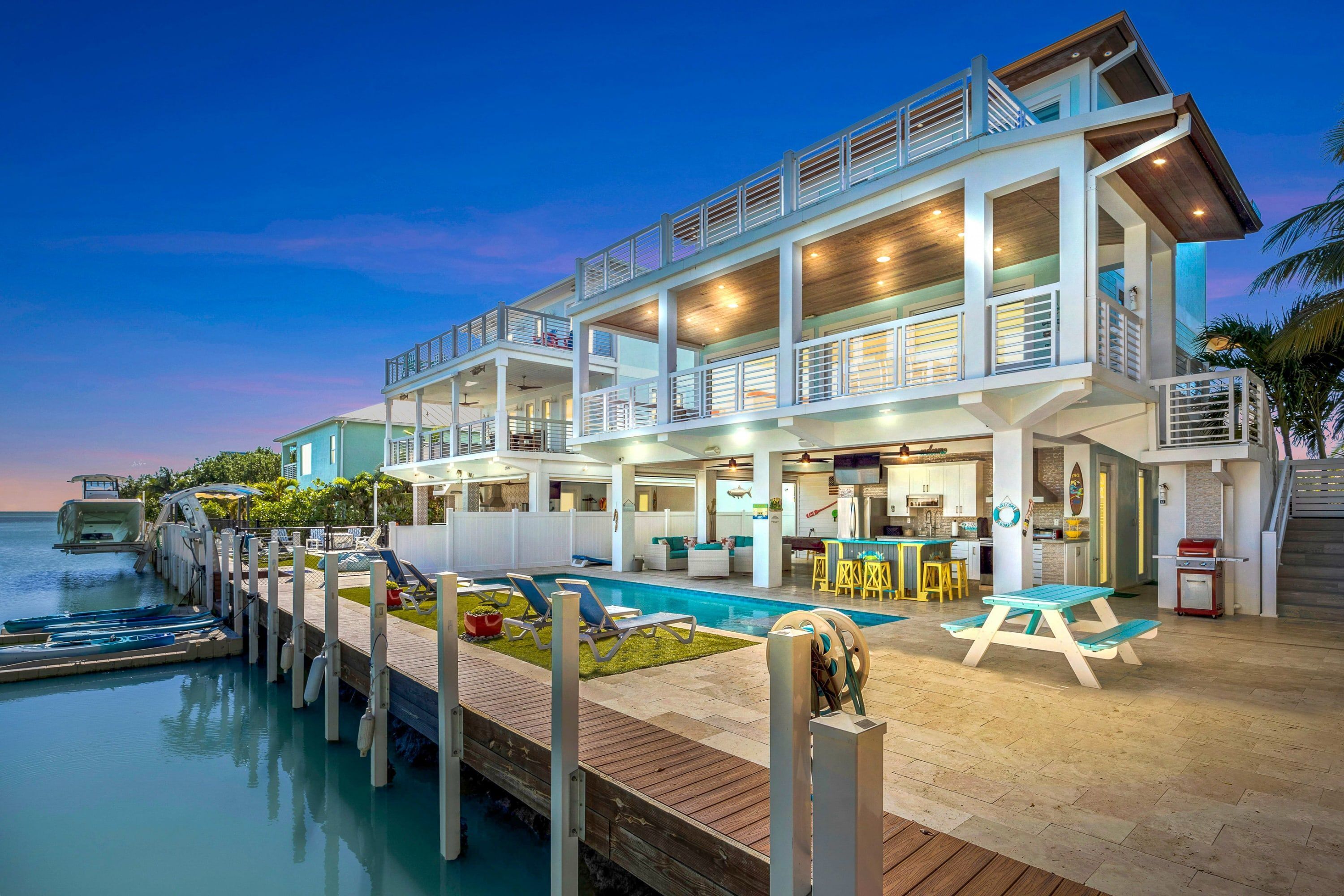 House, Smoking | 4 bedrooms, desk, Internet