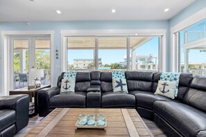 Casa, para fumantes | 4 quartos, escrivaninha, acesso à internet de alta velocidade