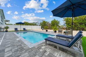 4 bedrooms, desk, Internet - Mermaid s Paradise Pool Dock Games Views (Marathon)