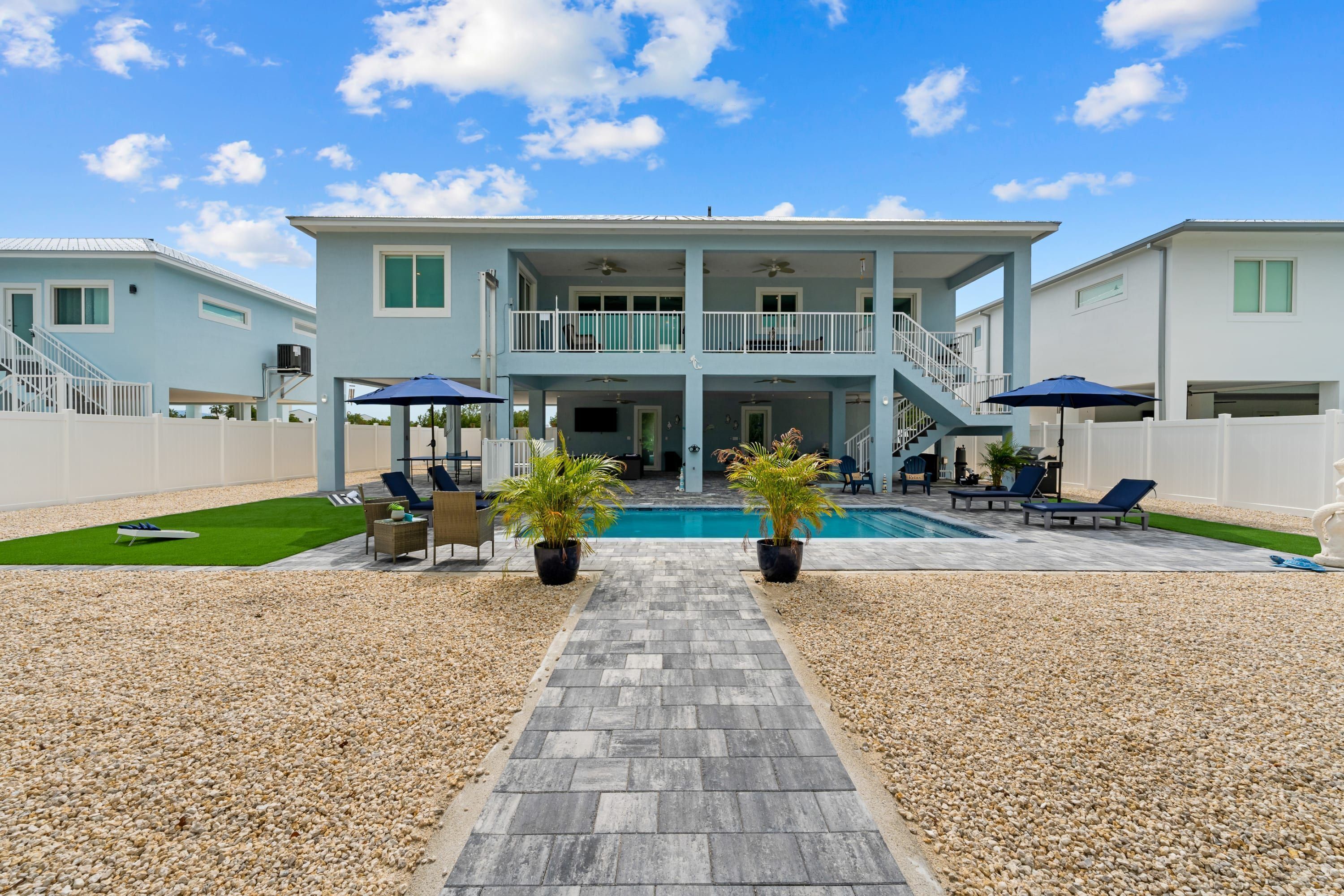 House | 4 bedrooms, desk, Internet