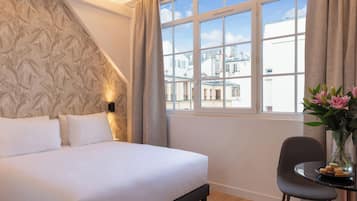 Decoración personalizada, insonorización, wifi gratis y ropa de cama