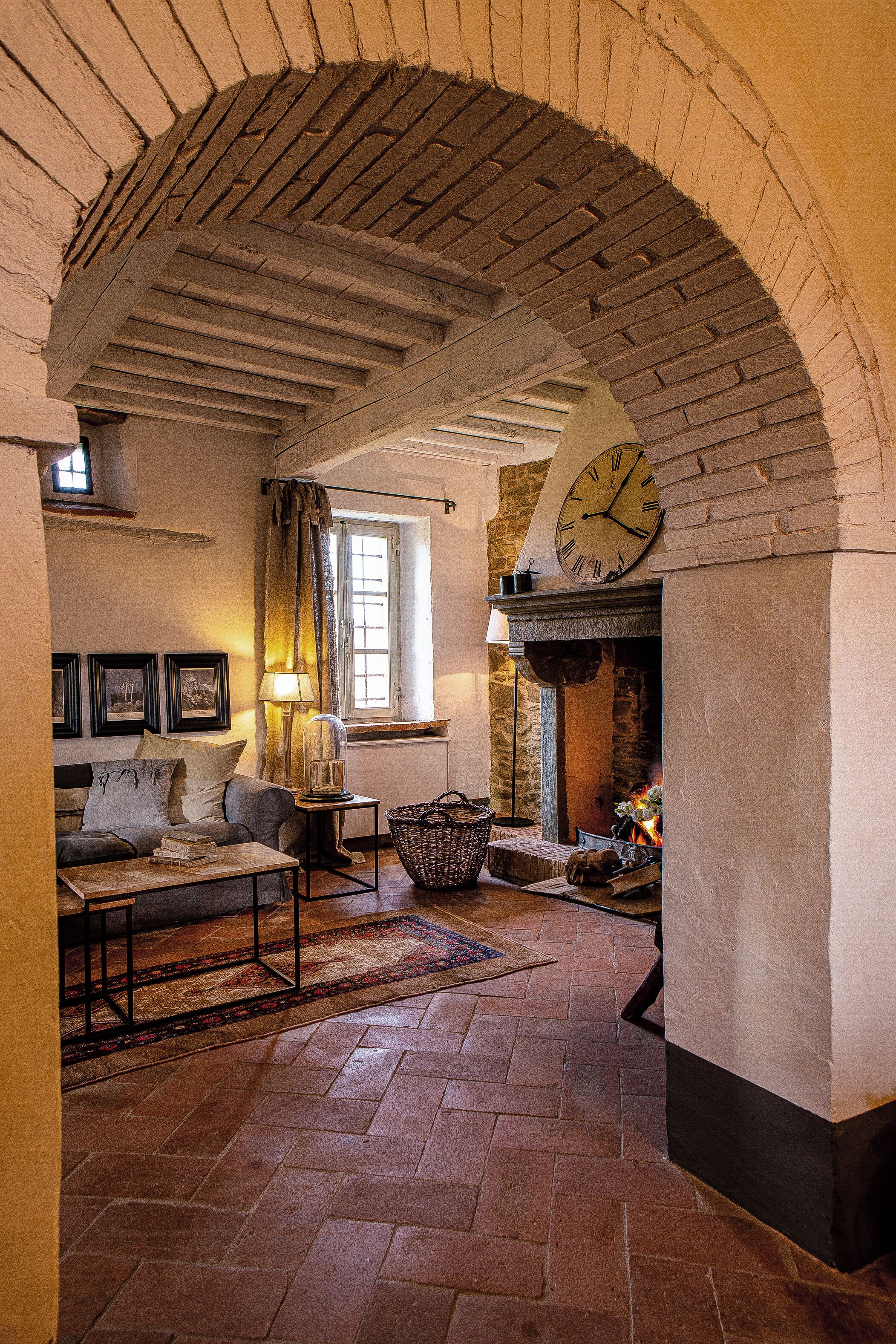 Căn hộ Cao cấp, 5 phòng ngủ, máy điều hòa, quang cảnh đồi núi | Khu phòng khách | Smart TV 60-inch có truyền hình cáp 