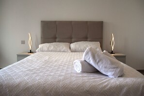 1 soverom, skrivebord, strykejern/-brett og wi-fi