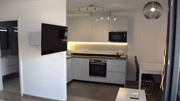 Réfrigérateur, micro-ondes, four, grille-pain