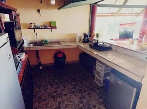 Private kitchen - Concave Cabin, Beachfront

 (Provincia de Guanacaste)